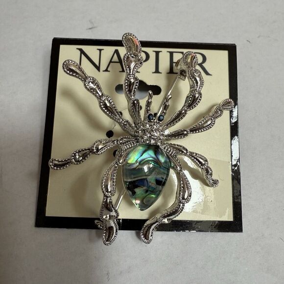 NAPIER Scary Silver Tone Spider Halloween Bug Art Glass Cabochon Pin New - Picture 1 of 4